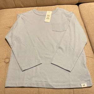 NWT.  Boys size 4 long sleeve shirt by gap factory
